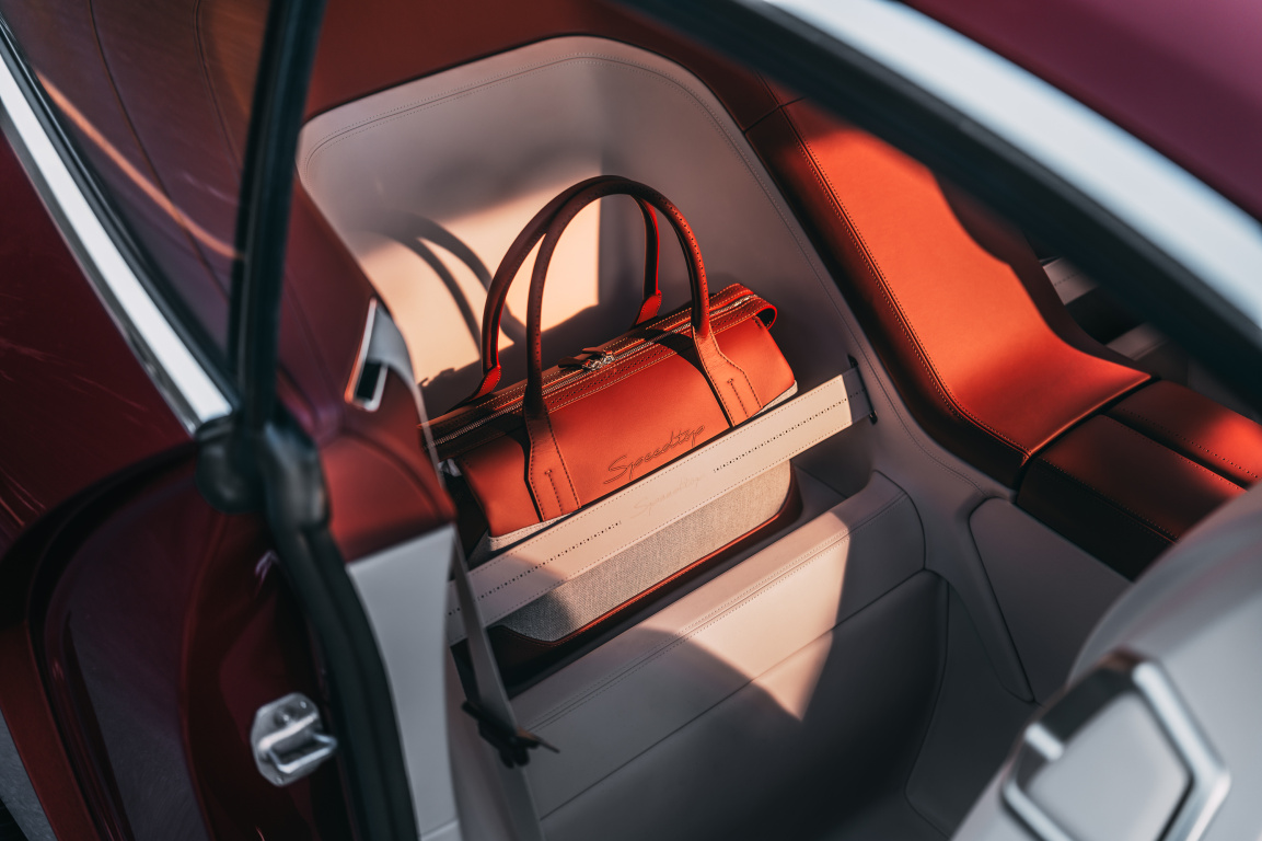 SMALL_P90599286_highRes_bmw-concept-speedtop